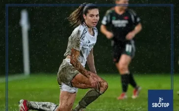 SBOTOP Real Madrid 2-0 Arsenal: Ian Wright Criticizes 'Disgraceful' Pitch as Renee Slegers Blames Conditions for Gunners' Champions League Loss