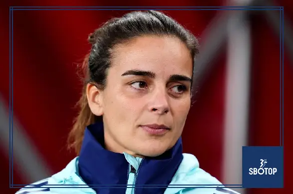SBOTOP: Arsenal Boss Renee Slegers Warns of Injury Risks Amid Real Madrid Pitch Controversy