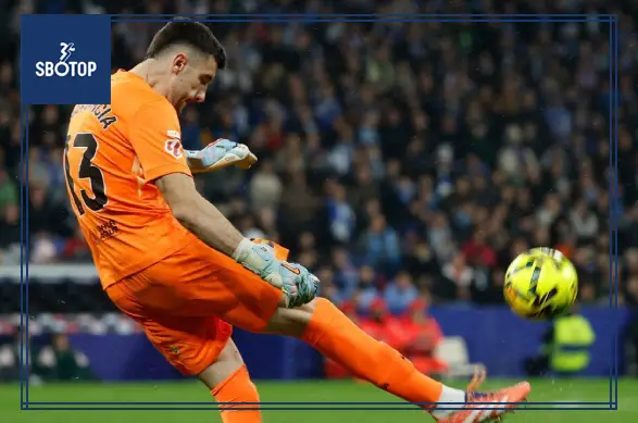 SBOTOP : Barcelona’s Joan Garcia Earns High Praise, Seen as Crucial for Club’s Stability