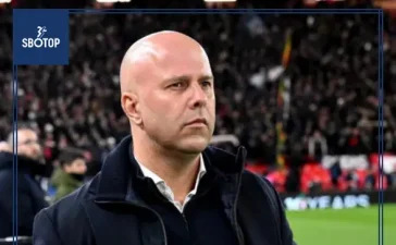 SBOTOP _ Liverpool Initiates Talks for Potential Replacement of Arne Slot