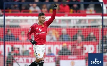 SBOTOP : Manchester United Urged to Sign One of Two Midfielders as Casemiro Successor