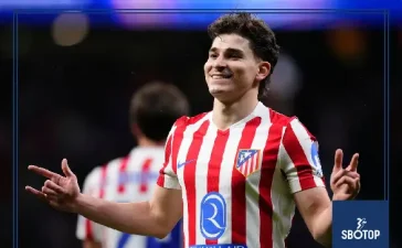 SBOTOP: Gary Neville Urges Arsenal to Pursue Julian Alvarez Believing Atletico Madrid Star Could Add Magic to Gunners’ Attack